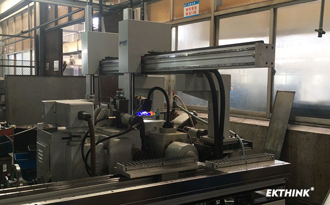 自動上下料機器人,無心磨床連線方案(圖1) 無心磨床機械手連線方案